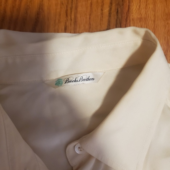 100% Silk Brooks Brothers Cream Blouse - Picture 2 of 3
